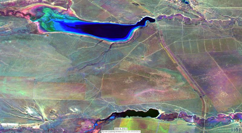Синтезированное изображение района Аршань-Зельменского водохранилища (республика Калмыкия) получено по данным спутников серии Sentinel 2 октября 2020, 2019 и 2018 годов (c) Отдел технологий спутникового мониторинга ИКИ РАН, 2020